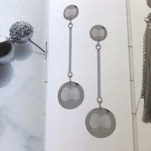 Chloe + Isabel Jewelry - 💌 Soirée Drop Earrings Chloe + Isabel Jewelry - 💌 Soirée Drop Earrings